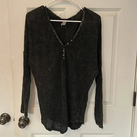 Free People we the people distressed oversized henley shirt size XS black - Picture 1 of 6